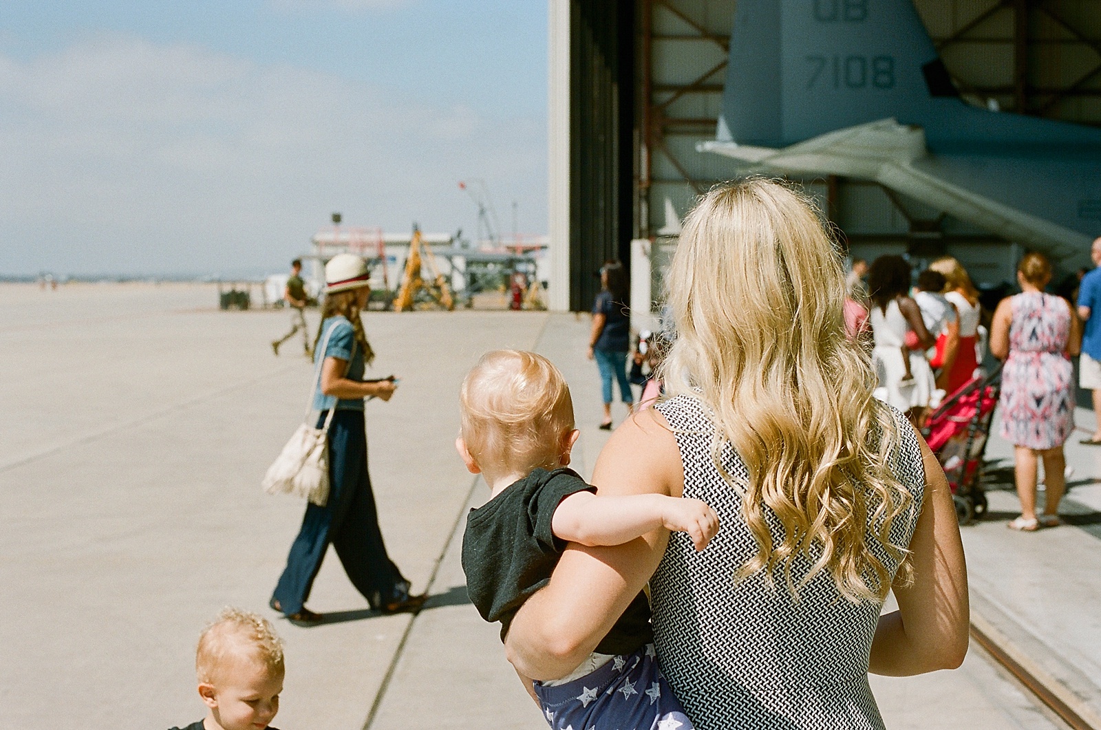 Marine Corps C130 Homecoming at MCAS Miramar from San Diego military homecoming photographer Lauren Nygard