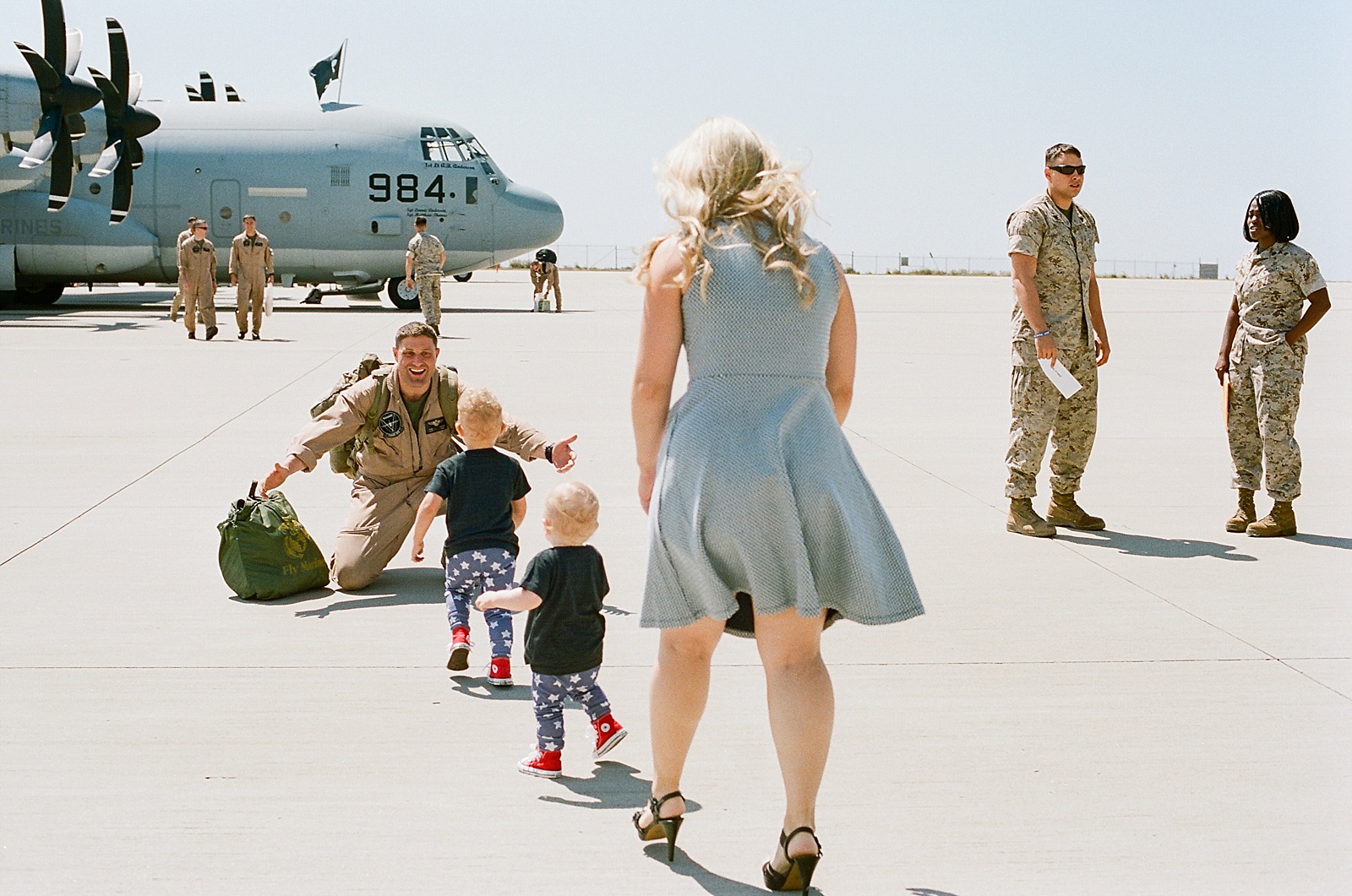 Marine Corps C130 Homecoming at MCAS Miramar from San Diego military homecoming photographer Lauren Nygard