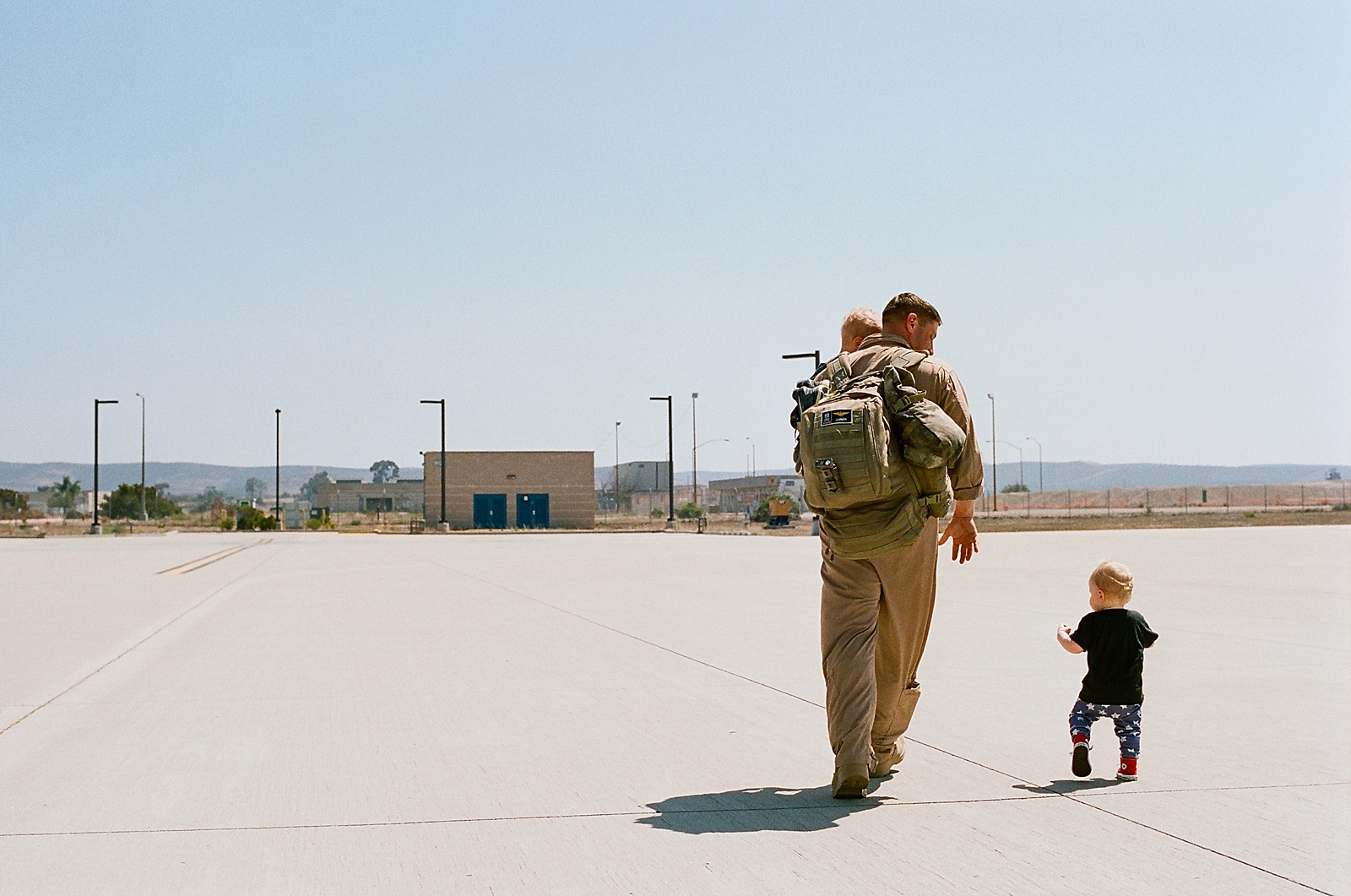 Marine Corps C130 Homecoming at MCAS Miramar from San Diego military homecoming photographer Lauren Nygard