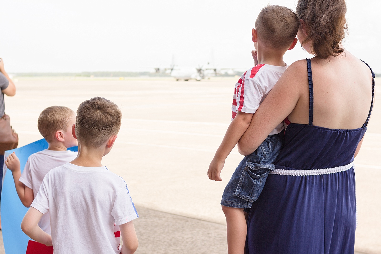 Marine Corps homecoming photography at MCAS Cherry Point from North Carolina portrait photographer Lauren Nygard