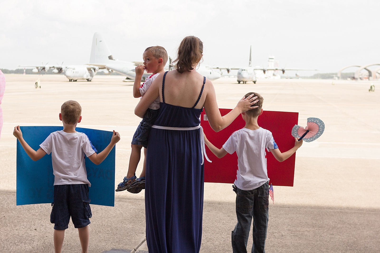 Marine Corps homecoming photography at MCAS Cherry Point from North Carolina portrait photographer Lauren Nygard