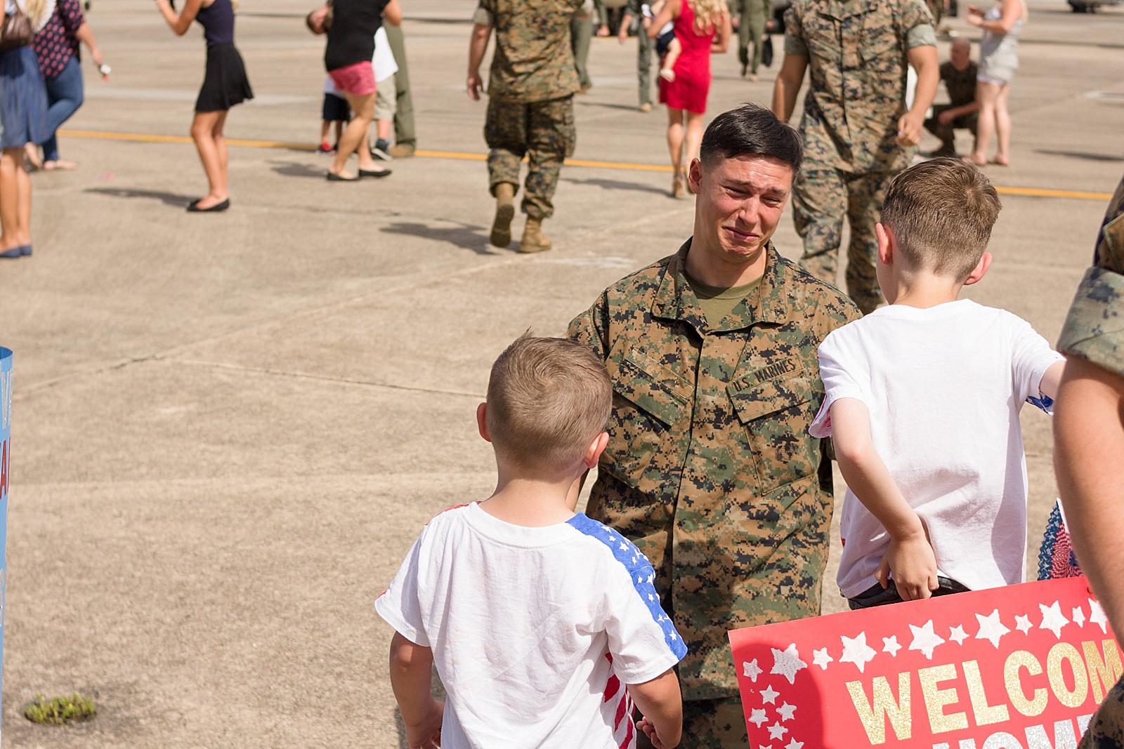 Marine Corps C-130 homecoming photography at MCAS Cherry Point from North Carolina portrait photographer Lauren Nygard