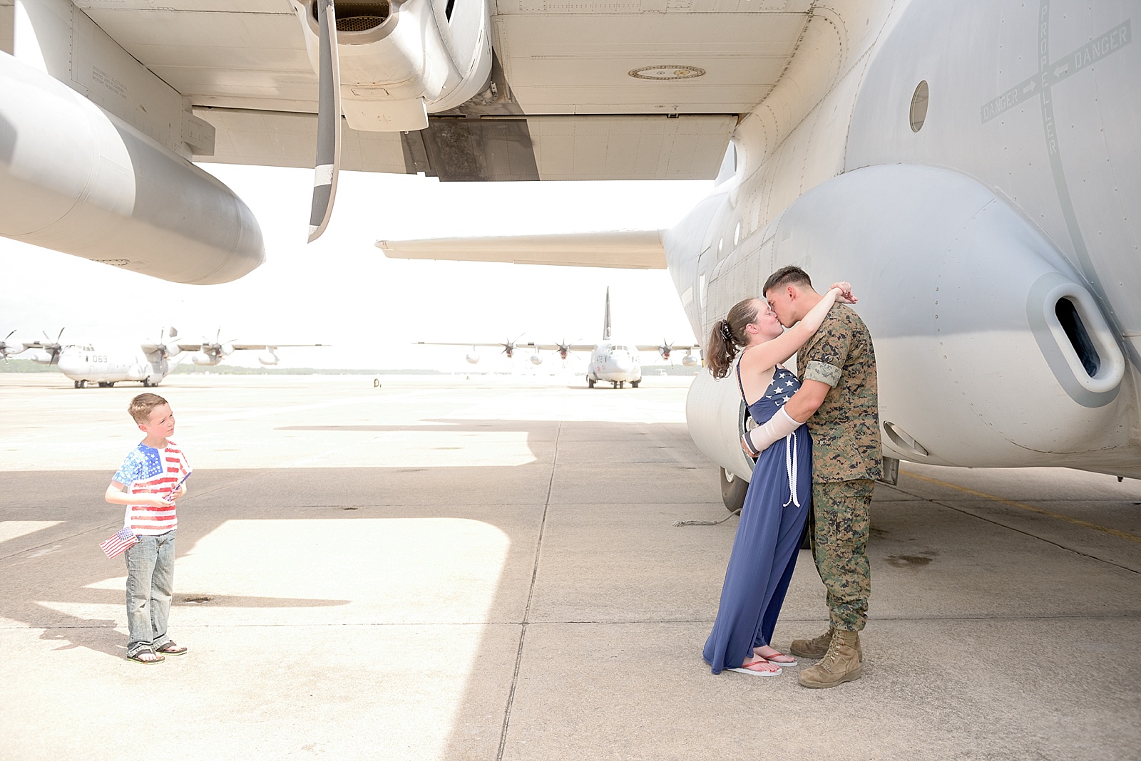 Marine Corps C-130 homecoming photography at MCAS Cherry Point from North Carolina portrait photographer Lauren Nygard